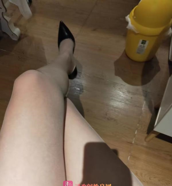 大长腿轻熟女