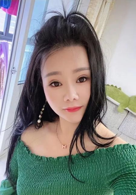 武昌大胸美女