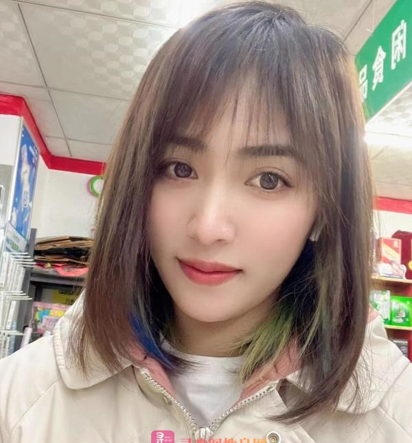 爱唠嗑的小妹