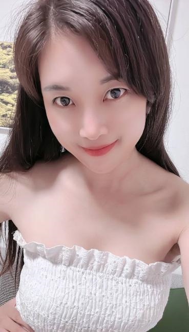 南山大胸性感月月