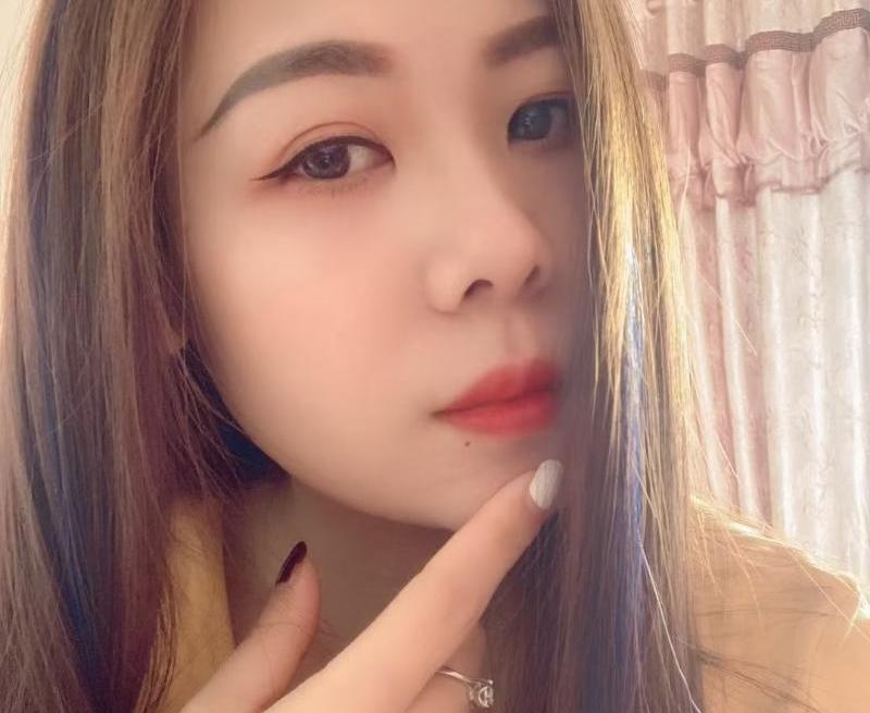 卖鞋的小少妇