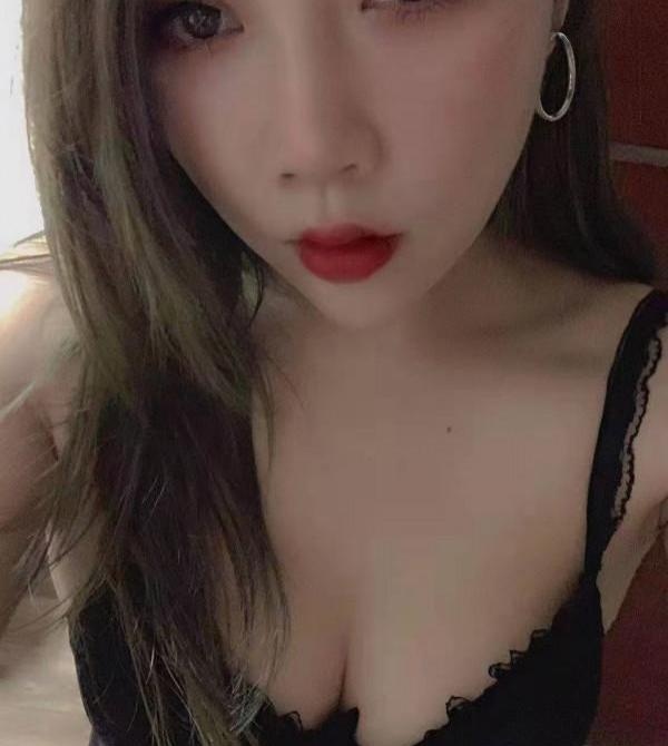 三通大奶骚女