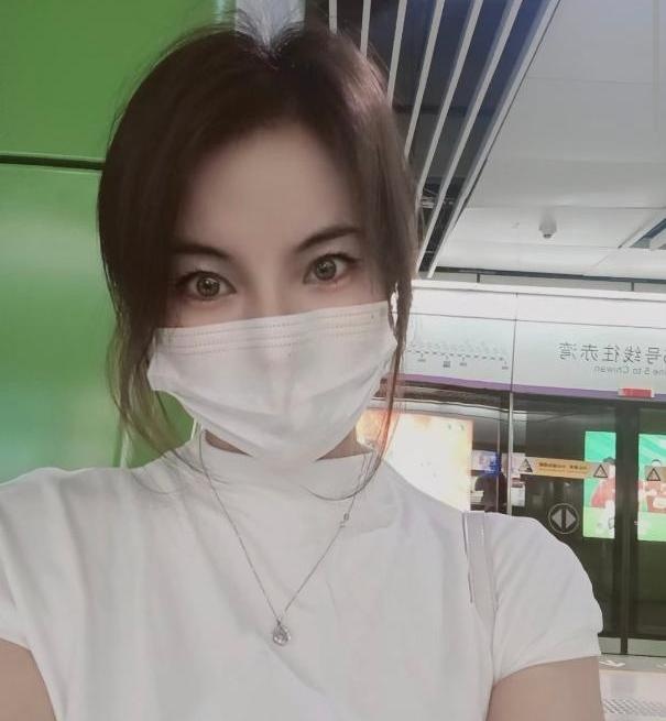 大新服务型少妇