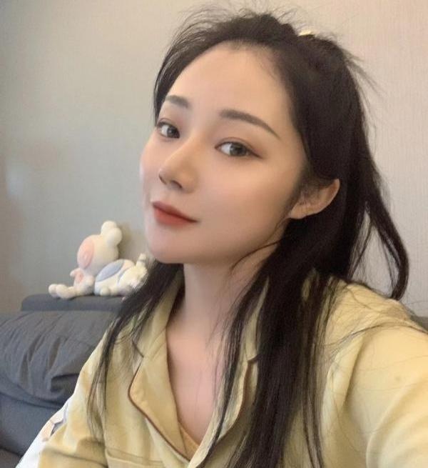 双流萝莉体嫩妹