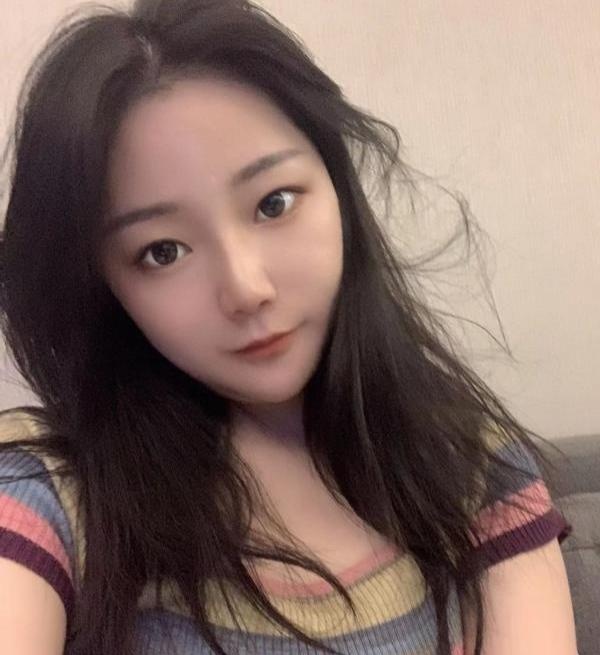 双流萝莉体嫩妹