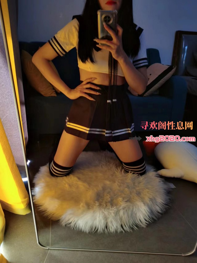 晶晶，华丽服装模特兼职