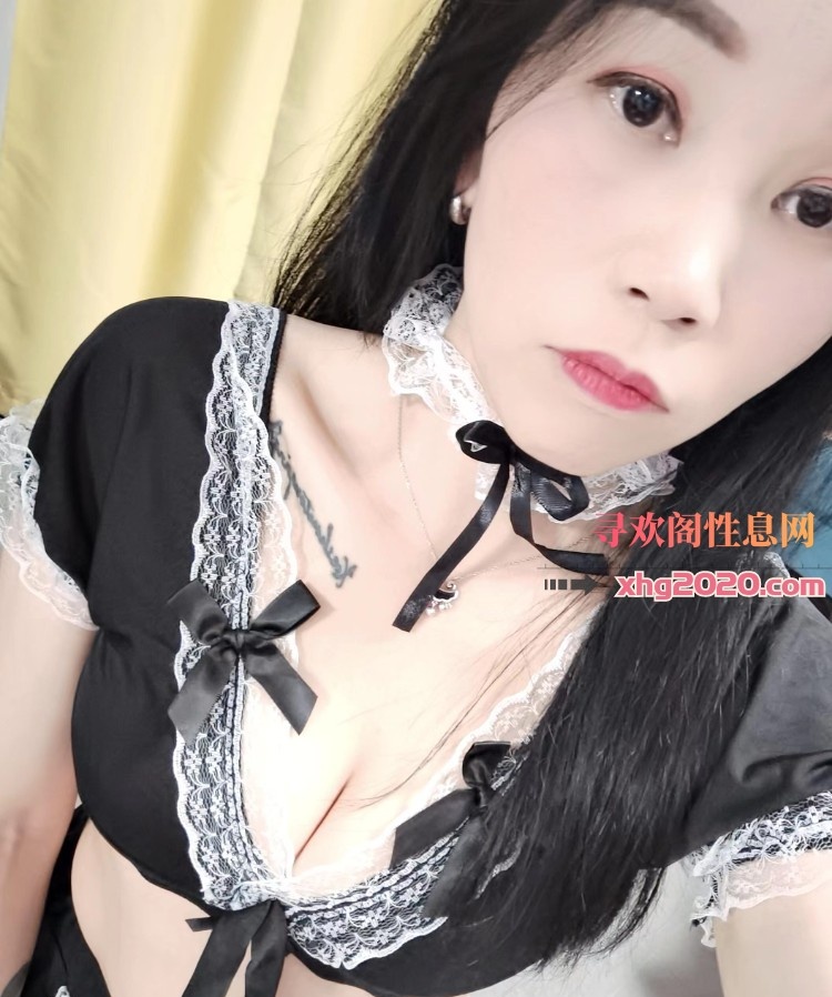 晶晶，华丽服装模特兼职