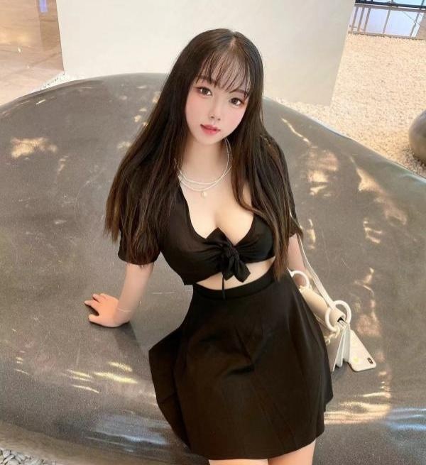 广州黑制服大乳妹