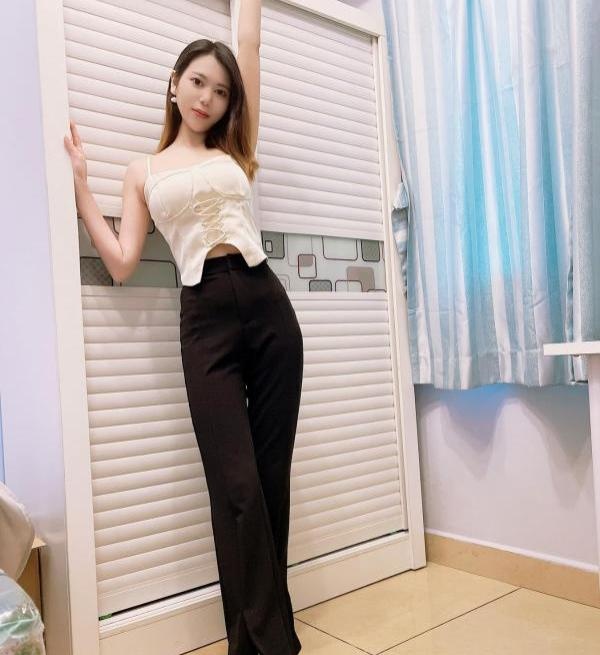 蕾丝黑裙妍妍