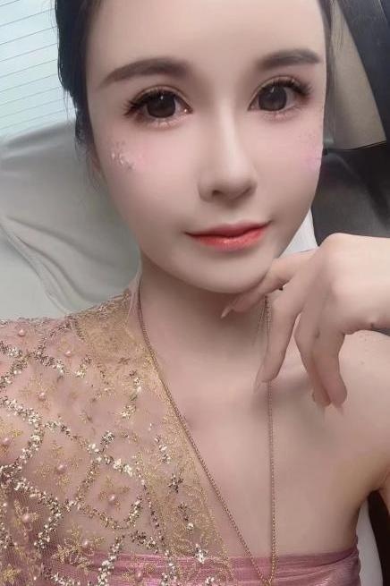 广州短发大眼美女