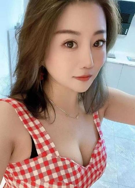 南洲服务系丰满小姐姐