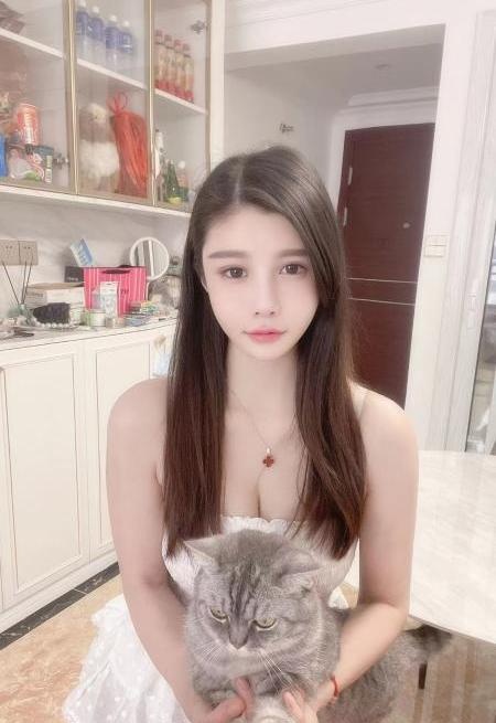 杭州东站纯欲小姐姐