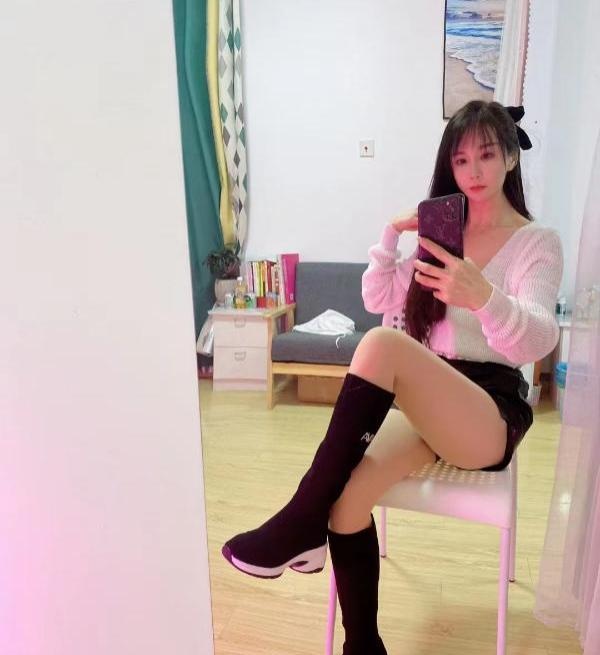 长腿风骚妹纸