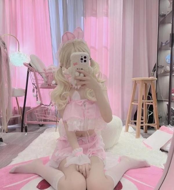 细腰洋妹妹