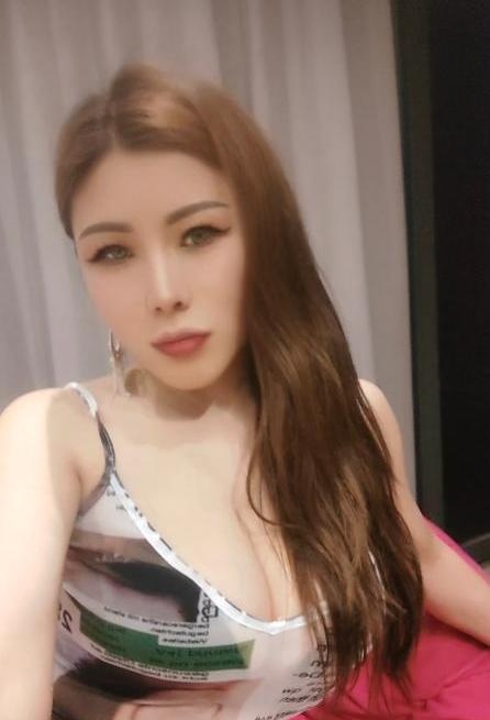 光谷骚妇红唇