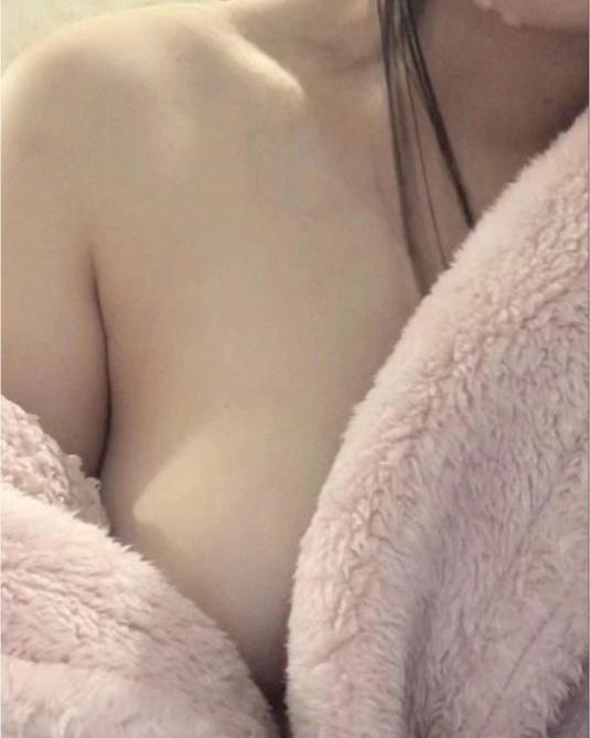 雨花美乳嫩妹