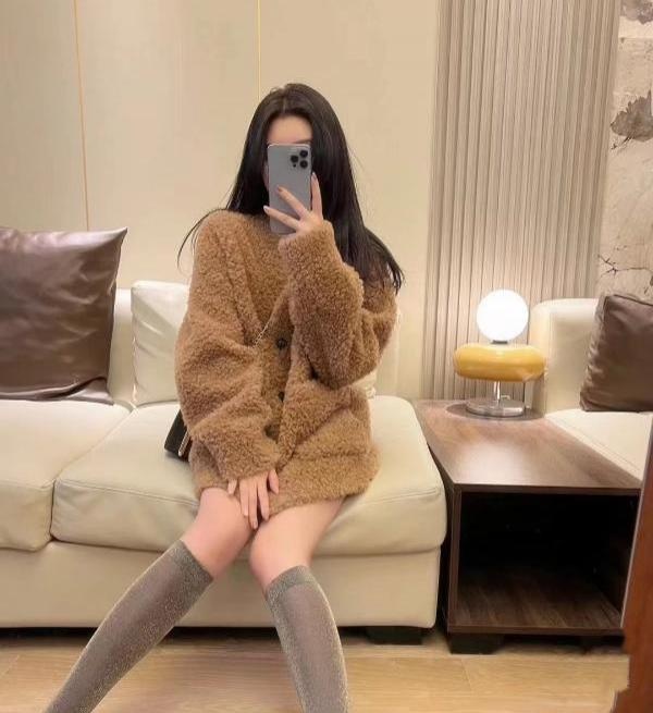雨花美乳嫩妹