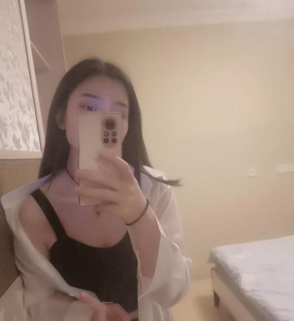 闵行 雅雅