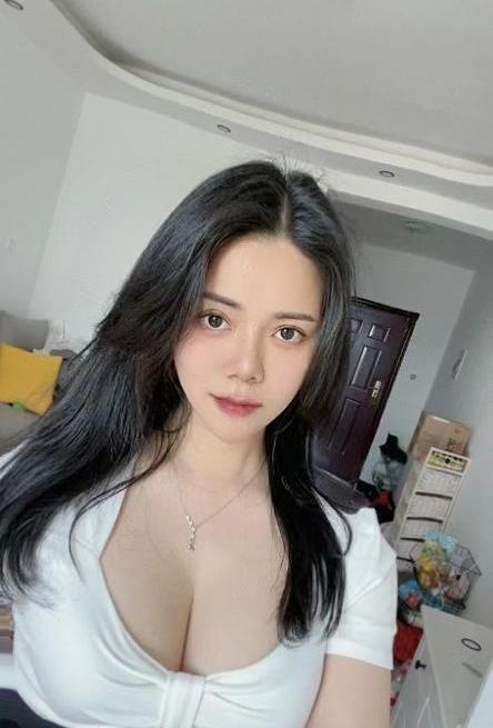 福田大奶美女阿离