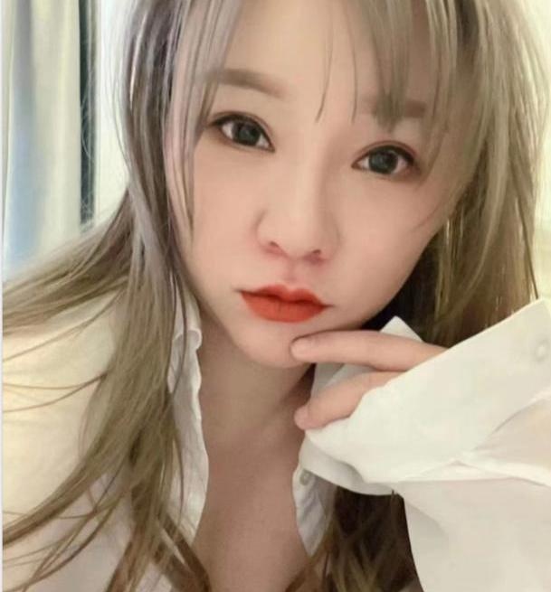 南山健身丰满御姐桃子