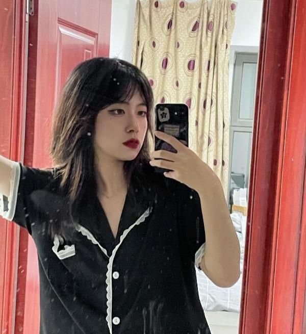 滨江美女小薇