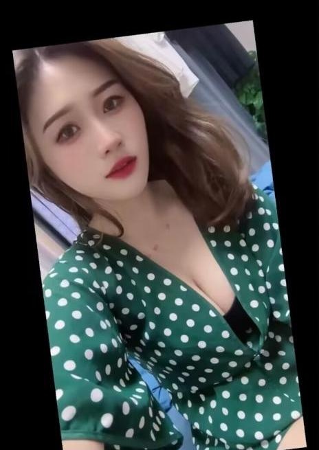 年轻漂亮大胸妹