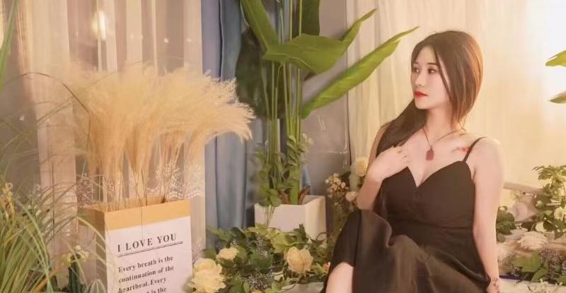 年轻漂亮大胸妹