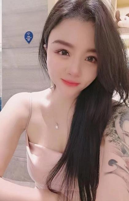 凤凰路小美女