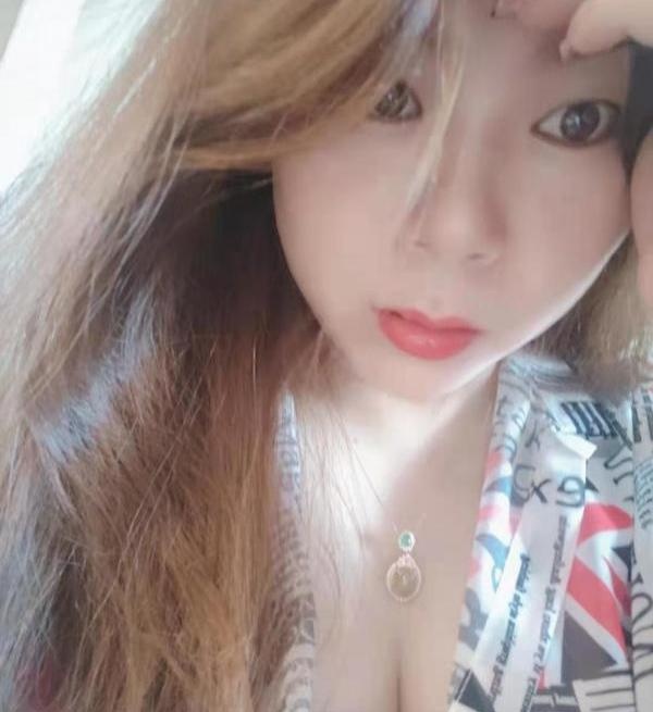 宝安福永白嫩少妇