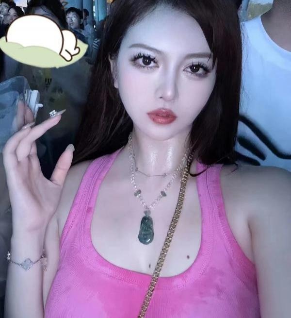 大胸美女诗千雅