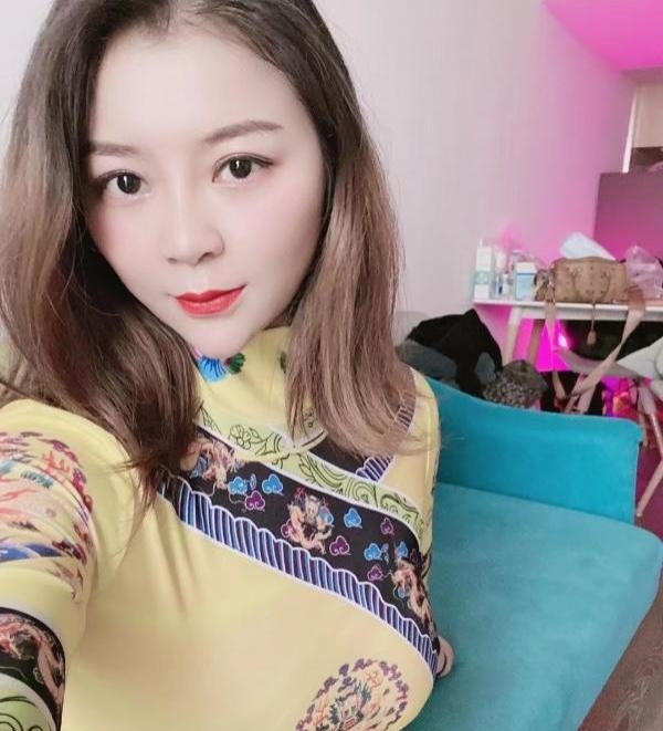 合肥大胸白嫩少妇