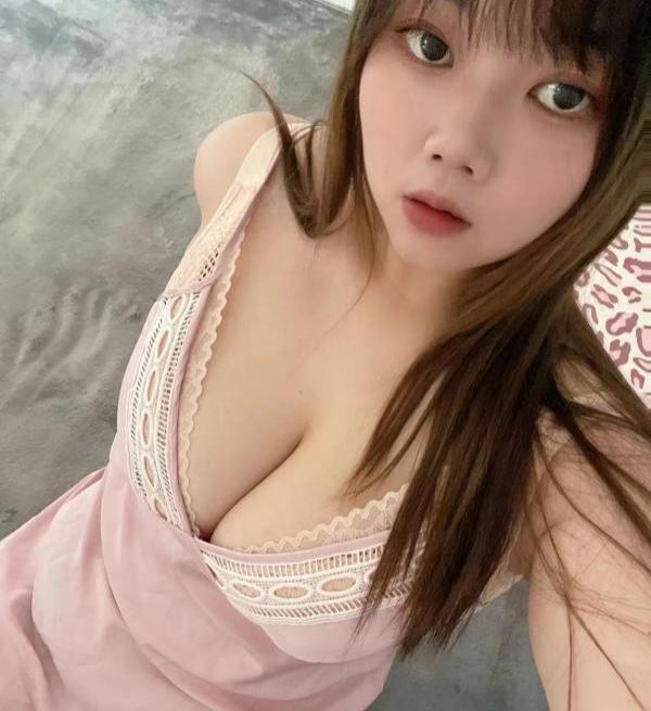 坂田风骚大奶D杯