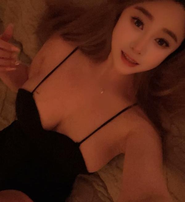 颜值大奶雪儿