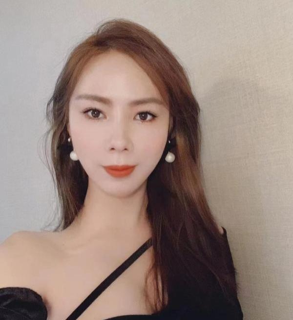 小少妇洋娃娃