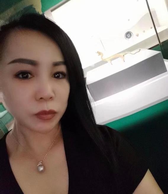 丹凤街少妇