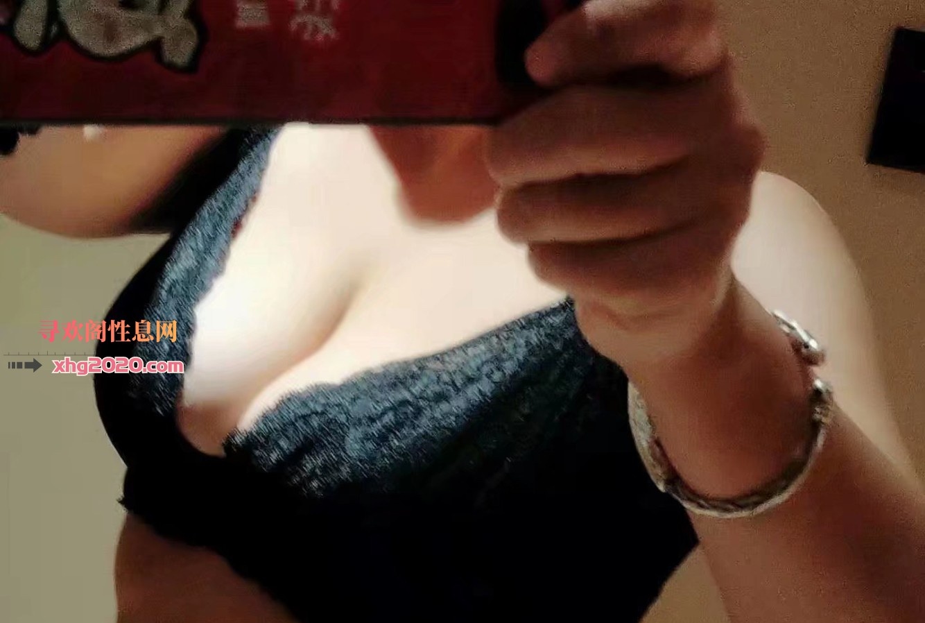 巨乳性感小熟妇