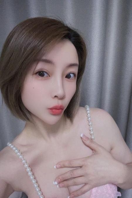 大胸颜值妹纸