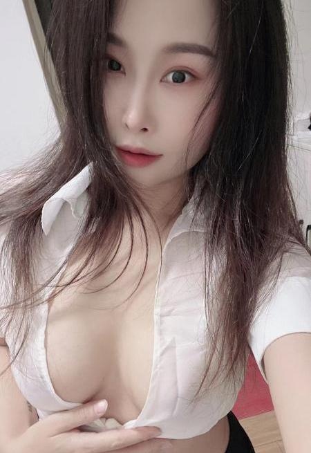 上位亲吻女骚货