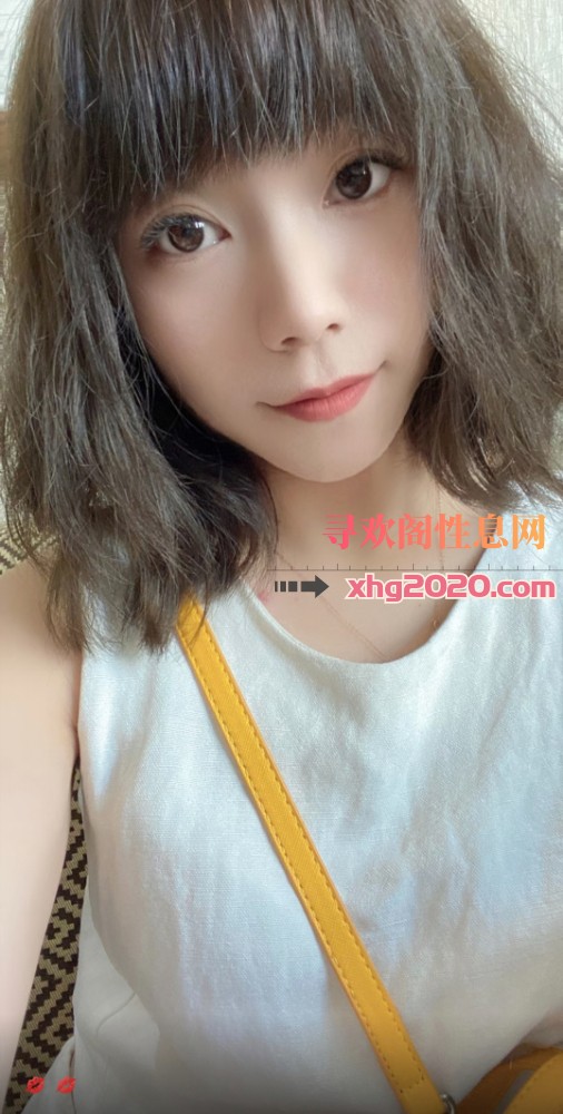 小美女笑笑