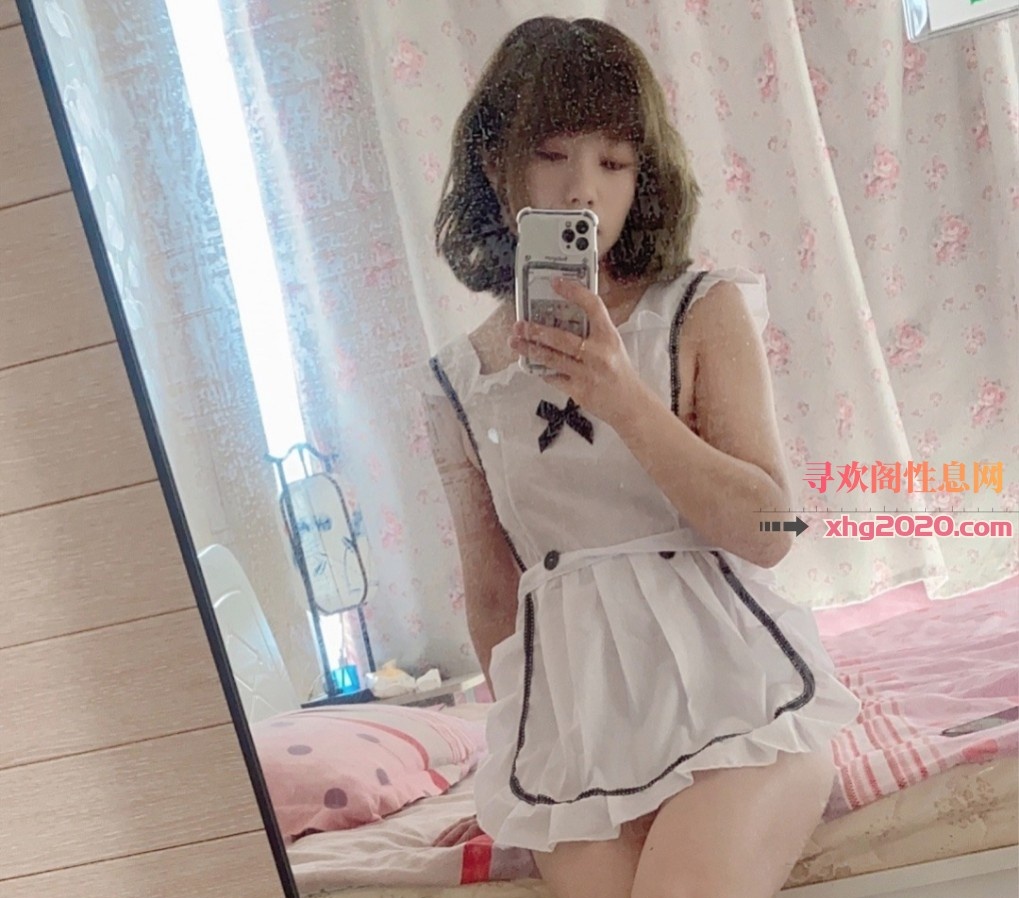 小美女笑笑