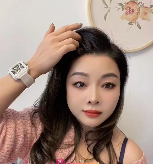 红绳彤彤
