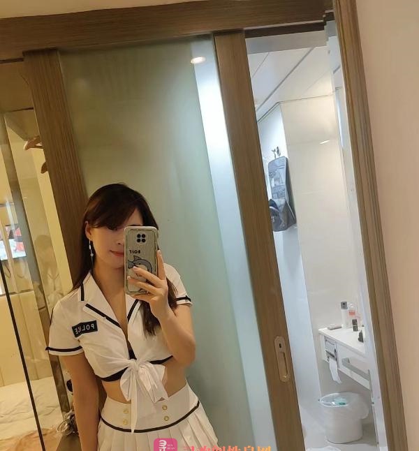 南山美臀晨晨