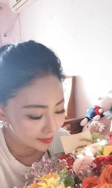 长腿黑丝少妇