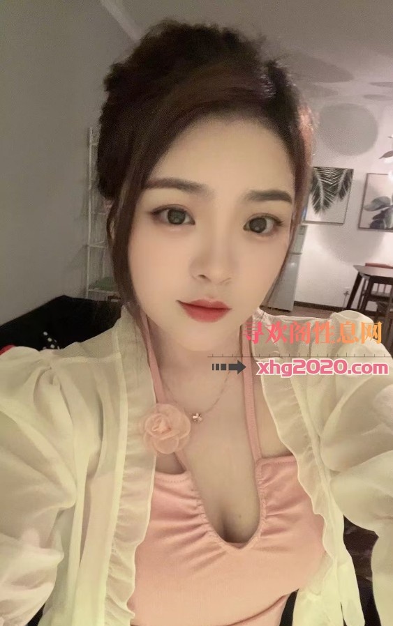 电视塔附近妹子