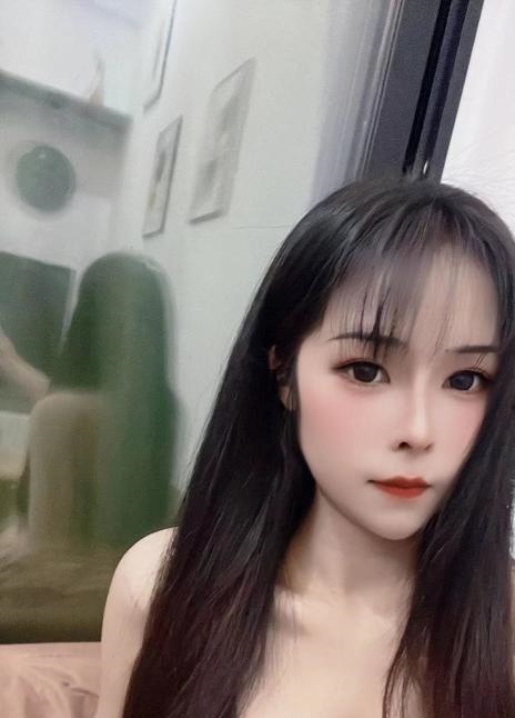 武昌商场导购女孩