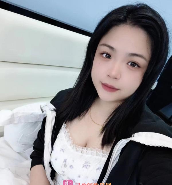 微胖妹子车灯又大又软