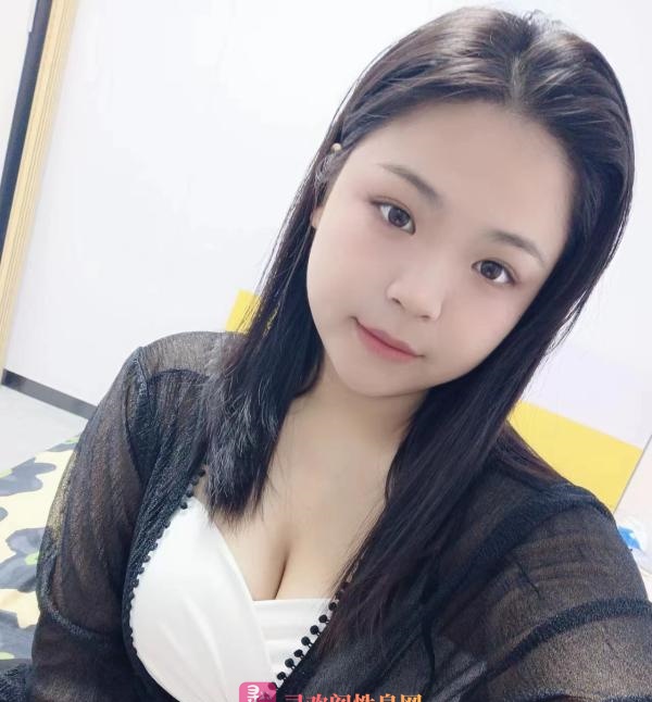 微胖妹子车灯又大又软