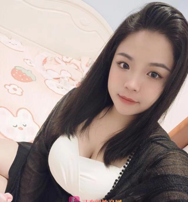 微胖妹子车灯又大又软