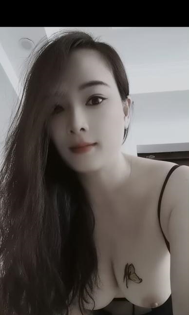蝴蝶胸琪琪