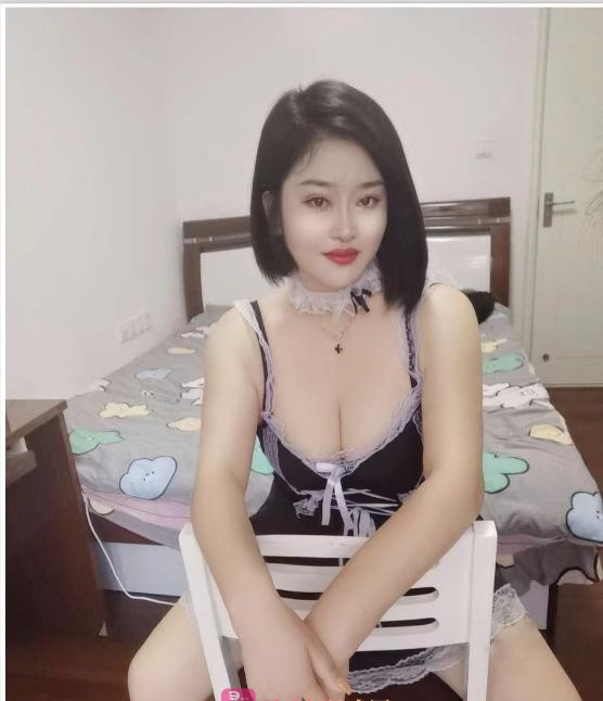 微胖大奶师姐晶晶